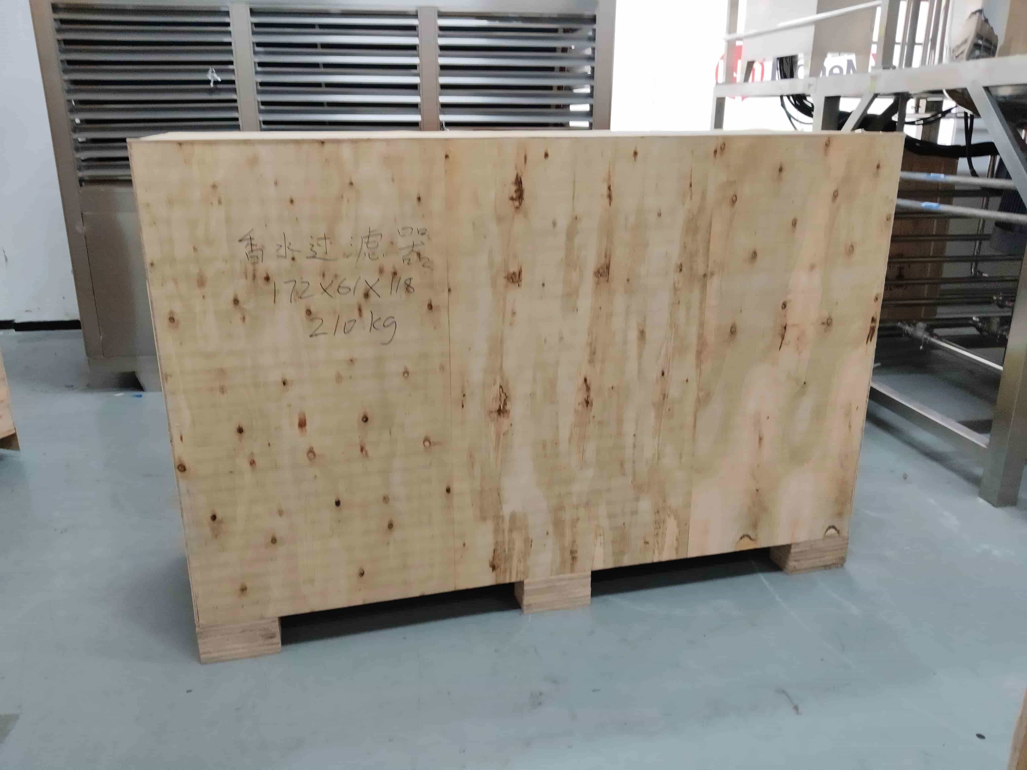 Peti perkapalan kayu besar untuk projek tangki pencampur minyak wangi 2000L