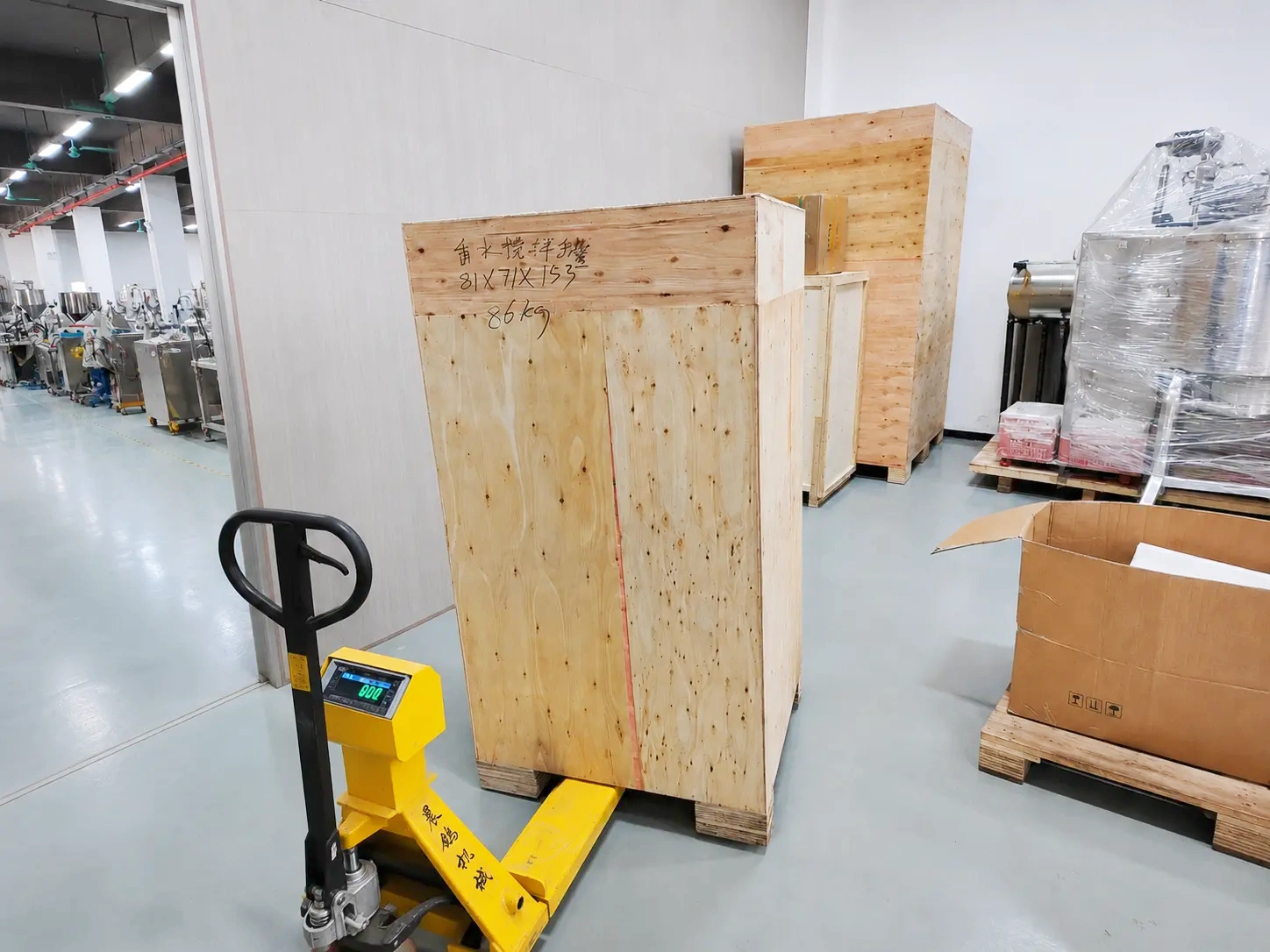 Perfume Mixing Storage Tank Wooden Packing Before Shipment Wooden Packing For Russia Perfume Pneumatic Mixing Storage Tank Before Shipment