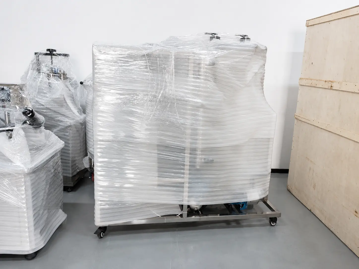 Perfume Filtration Machine Protected Before Shipment HONEMIX Perfume Cooling Filtration Machine Protected With Film Before Wooden Case PackingHONEMIX