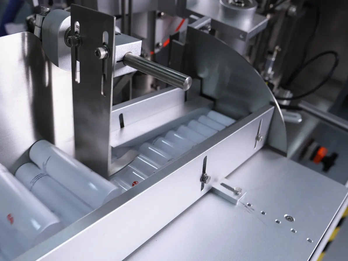Automatic-Tube-Filling-and-Sealing