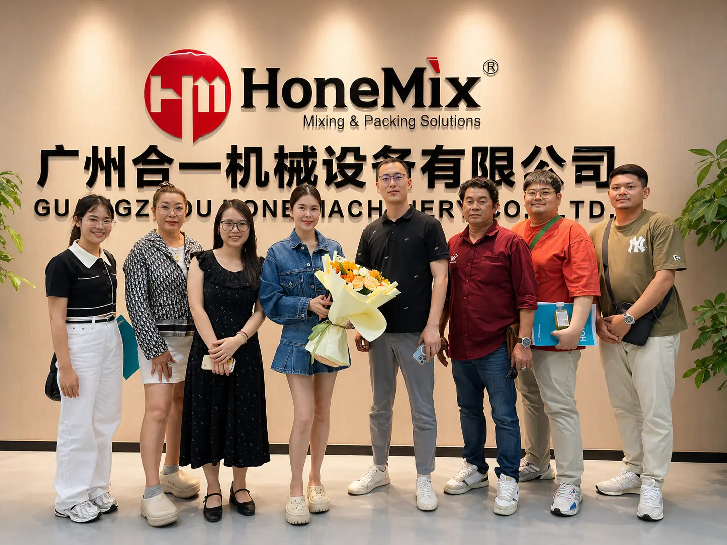 Thailand-Liquid-Wash-Project-Customer-Visit-And-HONEMIX-Team-Photo